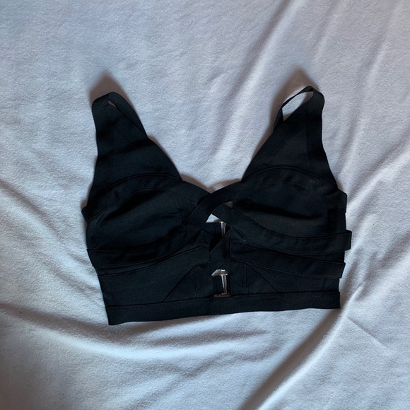 Cross over crop top! - Picture 2 of 3